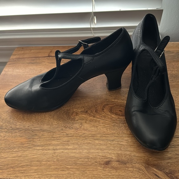 Capezio Black Character Shoes/Heels - 7.5 - Picture 2 of 10